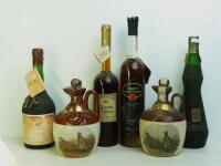 Lote 14 - 6 garrafas diversas, 2 garrafas de Whisky Rutherford´s, garrafa de Aguardente Vínica Velha Encosta de Mouros, garrafa de Aguardente Vínica Velha Croft Velhíssimo, garrafa de Aguardente Velha Reserva Especial 50º Anos e garrafa de Aguardente Velh