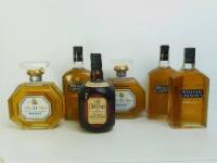 Lote 15 - 6 garrafas de Whisky, garrafa Grand Old Parr 12 anos De Luxe Scotch Whisky, 3 garrafas de 12 anos William Lawson´s Scottish Gold e 2 garrafas de Blue 21 Clipper Famous All Over The World Whisky, provenientes de garrafeira particular, armazenadas