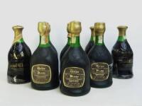 Lote 94 - 8 garrafas diversas, 5 garrafas de Dalba Brandy e 3 garrafas de Saint Clair Brandy, Nota: garrafas provenientes de uma garrafeira particular onde estavam armazenadas com todas as condições necessárias ao seu perfeito acondicionamento, PVP Estim