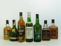 Lote 130 - 7 garrafas, garrafa de whisky Cutty Sark 12 anos, garrafa de whisky Logan 12 anos, garrafa de whisky Grant´s 12 anos, garrafa de whisky Laphroaig 10 anos, garrafa de whisky Catto´s 12 anos, garrafa de whisky House of Lords 12 anos e garrafa de 