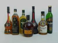 Lote 132 - 7 garrafas, garrafa de whisky Old Smuggler, garrafa de whisky Speyside 25 anos, garrafa de whisky Speyside 15 anos, garrafa de whisky John Player Special de 12 anos, garrafa de whisky de malt Glenfiddich old reserve, garrafa de whisky Tullamore