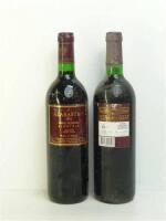 Lote 254 - 12 garrafas de Vinho Tinto Alabastro das Caves Aliança - Vinho regional Alentejano de 1992 , Nota: garrafas provenientes de uma garrafeira particular onde estavam armazenadas com todas as condições necessárias ao seu perfeito acondicionamento