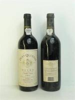 Lote 268 - 12 garrafas de Vinho Tinto Duas Quintas - Douro 1994, de Adriano Ramos-Pinto, Nota: garrafas provenientes de uma garrafeira particular onde estavam armazenadas com todas as condições necessárias ao seu perfeito acondicionamento, PVP Estimado 2