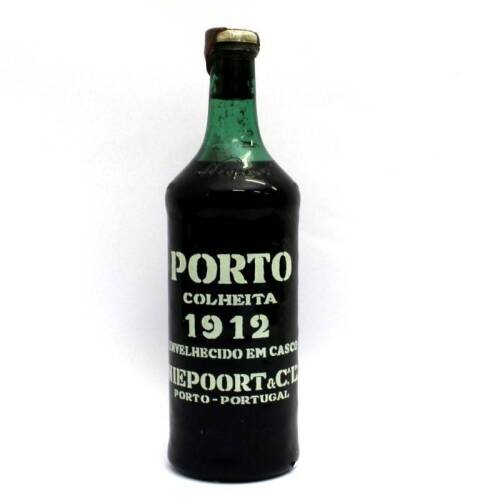 Lote 67 - Garrafa de Vinho do Porto Niepoort, colheita de 1912, envelhecido em casco, (750 ml). Nota: lacre e rótulo danificados. Á venda por 686,00 € em http://www.garrafeiranacional.com/catalogsearch/result/?q=niepoort+1912