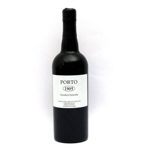 Lote 72 - Garrafa de Vinho do Porto, colheita de 1905, Garrafeira Particular, produzido e engarrafado pelo Vitivinicultor Diogo Maria Soveral, Nagozelo do Douro. (750 ml).