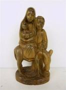 Lote 1460311 - Estatueta de madeira trabalhada, Sagrada Familia no Burro, com 18 cm de altura