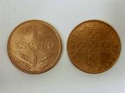 Lote 1490063 - Lote de 30 moedas de 1 escvdo em bronze datadas de 1979, Belo