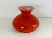 Lote 1480064 - Globo de vidro vermelho, base 19 cm de diâmetro