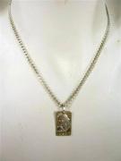 Lote 1500292 - Fio e medalha de prata, signo Virgem, com peso total de 11,7 gr, usado