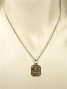Lote 1500343 - Fio e medalha de prata, signo Peixes, com peso total de 8,8 gr, usado