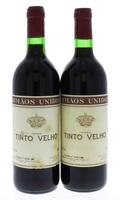 Lote 1087 - 2380 - Duas garrafas de Vinho Tinto Velho, Irmãos Unidos, Caves S. João, (750ml-11,7%vol).    