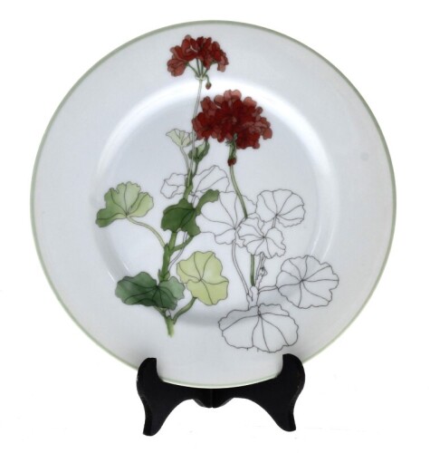 Lote 2706 - Conjunto de 12 pratos de sobremesa Spal, linha Block, decoração floral em tons de verde e vermelho. Dim: 16 cm. Sinais de uso.