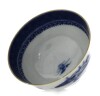 Lote 3735 - Taça em porcelana Companhia das Índias, séc. XVIII, decoração cantão, com pequenas falhinhas no bordo, com bonita decoração interior, com 6 cm d ealtura e 11 cm de diâmetro, sinais de uso - 3