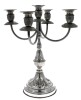 Lote 3741 - Candelabro de 5 lumes em metal prateado com decoração vegetalista na base, fuste, arandelas e copos das velas. Dim: 37 cm. Notas: sinais de uso