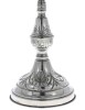 Lote 3741 - Candelabro de 5 lumes em metal prateado com decoração vegetalista na base, fuste, arandelas e copos das velas. Dim: 37 cm. Notas: sinais de uso - 4