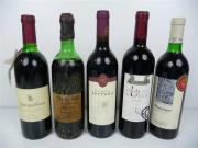 Lote 1600181 - Lote de 5 garrafas de Vinho para coleccionadores, garrafa de Gonçalo Velho - 1991, garrafa de Casal Mor - garrafeira 1978, garrafa de Fonte da Serrana - 2004 - Alentejo, garrafa de Casal da Capela - Douro 1997 e garrafa de Portalegre V.Q.P.R.D. 1995