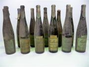 Lote 1600226 - Lote de 13 garrafas de vinho de Colares 1940, garrafas antigas para coleccionadores com alguns defeitos e em aparente mau estado