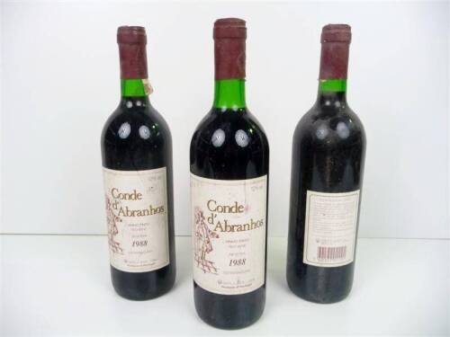 Lote 1600540 - Lote de 3 garrafas de Vinho Tinto, Conde D´Abranhos - Estremadura - reserva de 1988, Nota: garrafas provenientes de uma garrafeira particular onde estavam armazenadas com todas as condições necessárias ao seu perfeito acondicionamento