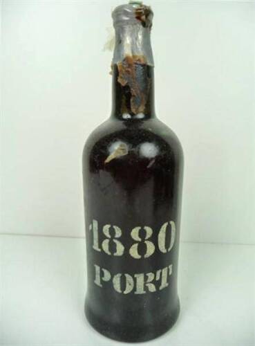 Lote 1600549 - Garrafa de vinho do Porto 1880, engarrafado pelos exportadores - António José da Silva & Cº Lda, proprietário da Quinta do Noval - Alto Douro