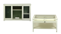 Lote 4329 - Conjunto composto por armário aparador em madeira lacada de branco com uma gaveta e duas portas em vidro e compartimento central com prateleiras. Dim: 88x145c49 cm, mesa de centro em madeira lacada de branco com tampo em vidro, gaveta com 4 di