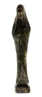 Lote 4929 - Escultura africana em pedra, do movimento de arte Shona, de Tengenenge (norte do Zimbabué), motivo “Nossa Senhora com o menino”, séc. XX, com 27x6,5x5 cm. Notas: Pequeno restauro na base. O movimento de arte Shona é especializado em escultura 