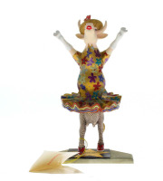 Lote 4369 - Escultura em cerâmica "Cow Parade - Dancing Diva". Edição numerada. Decoração policromada. Dim: 20 cm