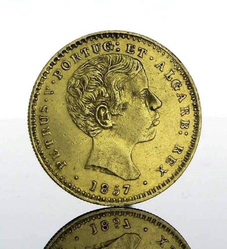 Lote 42 - Moeda de ouro - 2.000 Reis de D. Pedro V de 1857. Peso: 3.55 g. Notas: moeda idêntica foi vendida por € 333 na oportunityleiloes