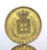 Lote 47 - Moeda de ouro - 2.000 Reis de D. Luís I de 1866. Peso: 3.55 g. Notas: moeda idêntica à venda por € 175 em http://nnd.com.pt/index.php?option=com_eshop&view=product&id=5894&catid=184&Itemid=138 - 2