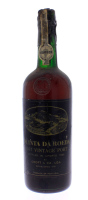 Lote 1204 - Garrafa de Vinho do porto, Quinta da Roeda, Colheita 1967, Vintage, engarrafado em 1969, Croft & CA, (aprox. 750ml). Nota: À venda em site da especialidade € 399,15 - http://www.winespiritus.com/en/port-madeira-e-muscat-wine/792-croft-quinta-d