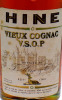 Lote 1206 - Garrafa de Cognac, Hine, Vieux Cognac, VSOP, T. Hine & Cº, France. Nota: Garrafa idêntica à venda em site da especialidade € 550 - http://noptest.oldliquors.com/cognac-hine-co-t-1479 , pelo tamanho deverÀ ser de 700/750ml. - 3