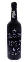 Lote 1220 - Garrafa de Vinho do Porto Real Vinícola, LBV de 1967 (750ml-20%vol.) Garrafa idêntica à venda em site da especialidade por € 299 em http://www.winespiritus.com/pt/vinho-do-porto-madeira-e-moscatel/765-real-companhia-velha-lbv-1967-late-bottled