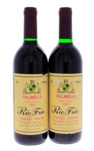 Lote 1286 - Duas garrafas de Vinho Tinto VQPRD PALMELA – Rio Frio 1991 (750ml – 12,5%vol.), engarrafado por Soc. Agrícola de Rio Frio. Nota: rótulos com pequenas falhas