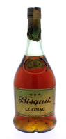 Lote 1442 - Garrafa de Cognac Biscuit Fine Cognac (700ml-40%vol.). Garrafa idêntica a esta foi vendida por cerca de € 45 em http://www.lawsons.com.au/asp/fullCatalogue.asp?salelot=8005++++1787+&refno=31106252&saletype=P Nota: rótulos ligeiramente danifica