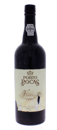 Lote 1444 - Garrafa de Vinho do Porto, Poças, Colheita 1997, Vintage, Manuel D. Poças Júnior, (750ml-20%vol). Nota: Garrafa idêntica à venda em site da especialidade € 71,65 - https://www.portugalvineyards.com/wines/1004-pocas-vintage-port-1997.html , rót