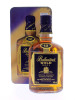 Lote 1533 - Garrafa de whisky Ballantine´s Gold Seal 12 anos, Special Reserve (700ml-40% vol.) Nota: com lata original - 4