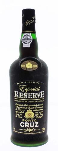 Lote 1632 - Garrafa de Vinho do Porto, Porto Cruz, Especial Reserve, Gran Cruz Porto, (750ml - 19%vol). Nota: À venda em site da especialidade € 38,89 - http://www.wine-searcher.com/merchant/71389 . Caixa de madeira..