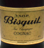 Lote 2183 - Garrafa de Cognac, Bisquit, VSOP, Fine Champagne, Bisquit Debouche-Jarnac, França, (700ml-40ºgl). Nota: À venda em site da especialidade € 45 - http://www.whiskyantique.com/cognac__2/cognac-bisquit-vsop-70-cl-40-bottled-in-the-80s_ID29866.html - 3