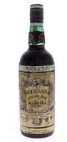 Lote 2199 - Garrafa de Vinho da Madeira Solera 1926, Half-Sweet, Genuine Rich, Adega Exportadora de Vinhos da Madeira. Garrafa idêntica à venda em site da especialidade com um p.v.p. de € 475 em http://www.garrafeiranacional.com/1926-madeira-meio-doce-so