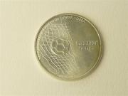 Lote 1620058 - Moeda de prata de 1000 Escudos, República Portuguesa, comemorativa Euro 2004, 10º Campeonato Europeu de Futebol - UEFA, datada de 2001, Belo