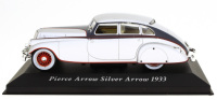 Lote 78 - Miniatura Automóvel Pierce Arrow Silver Arrow 1933 – IXO, Escala 1:43 – Notas: Modelo em excelente estado mas com a falta do emblema da marca sobre o radiador, em embalagem de origem