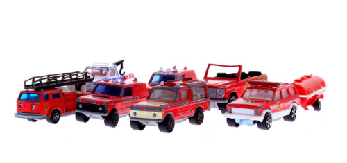 Lote 19 - Conjunto de 7 Miniaturas Majorette, carros dos bombeiros antigos com varias escalas, metálicos com elementos em plastico, com sinais de uso e pequenas falhas, modelos de colecção.