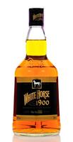 Lote 1047 - Garrafa de Whisky, White Horse, 1900, Reserve Blended, White Horse Distilleers, (700ml-40%vol). Nota: à venda em site da especailidade € 14,95 - http://www.garrafeiranacional.com/white-horse-1900.html