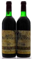 Lote 1428 - Duas garrafas de Vinho Tinto, Quinta Vale de Fornos, Colheita 1987, Soc. Agrícola Vale de Fornos, Azambuja, (750ml-12%vol). Nota: rótulo danificado. 