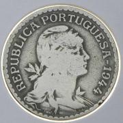 Lote 3015 - Moeda de 1 escudo, da República Portuguesa, em alpaca, de 1944. Nota: moeda idêntica, em bela, tem um valor de € 450. (Anuário de numismática, moedas e notas 33ª edição).