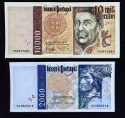 Lote 3993 - Conjunto de 2 notas da Repúbica Portuguesa, sendo uma de 2000 escudos, Bartolomeu Dias, Ch.2 datada de 7 de Novembro de 2.000 e nota de 10.000 escudos, Infante D. Henrique, Ch.2 datada de 12 de fevereiro de 1998