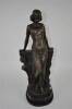 Lote 14 - Escultura Arte-Deco em bronze com base de mármore negro de D.H.Chiparus (1886-1947) - ORIGINAL - assinada, motivo "Figura Feminina", com 58 cm de altura (com ficha informativa do autor)