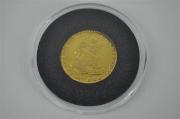 Lote 423 - Moeda rara de ouro Carol III de 1788, (two escudos - pistole), circulada tambem nos Estados Unidos, com 6,77gr, em estado soberba, acondicionada em caixa própria de madeira, com certificado de autenticidade