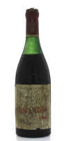 Lote 1009 - BARCA VELHA 1966 - Garrafa de Vinho Tinto, Barca-Velha, Colheita 1966, Ferreirinha, Companhia Agrícola e Comercial dos Vinhos do Porto, Vila Nova Gaia, (750ml). Nota: garrafa idêntica à venda em site da especialidade por € 399 em http://www.g