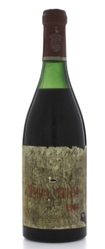 Lote 1992 - BARCA VELHA 1966 - Garrafa de Vinho Tinto, Barca-Velha, Colheita 1966, Ferreirinha, Companhia Agrícola e Comercial dos Vinhos do Porto, Vila Nova Gaia, (750ml). Nota: garrafa idêntica à venda em site da especialidade por € 399 em http://www.g