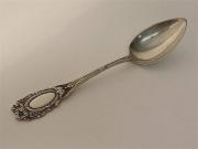 Lote 1720091 - Colher em prata antiga, com 59,6 gr, com 19 cm de comprimento, usado